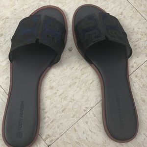Navy Tory sandals great condition
